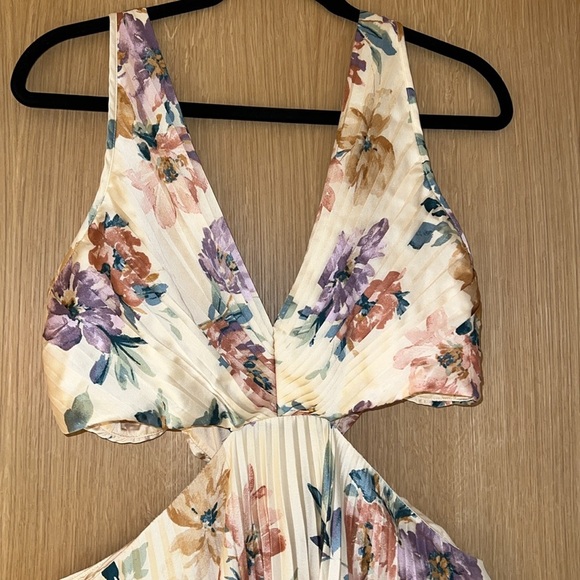 Abercrombie Fitch A&F Satin Giselle Pleated Cutout Maxi Midi Dress cream floral - Picture 4 of 13
